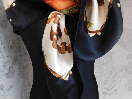 Kvalitná elegantná hodvabna šatka, l