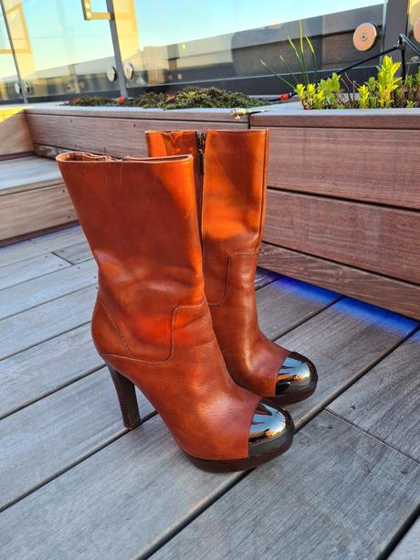 Kožené čižmy s kovovou špicou, 39