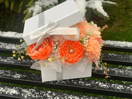 Mydlova kytica v boxe,