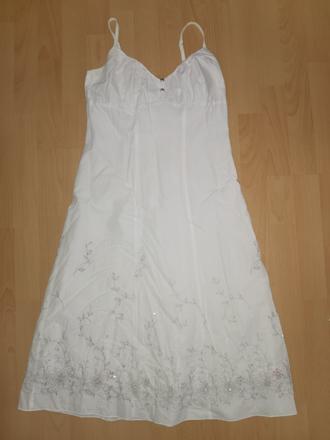 Biele lahke bavlnene zdobene saty, s