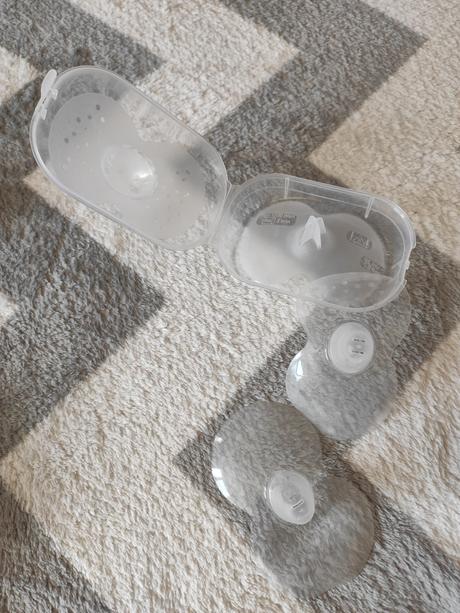 Klobúčiky na dojčenie,