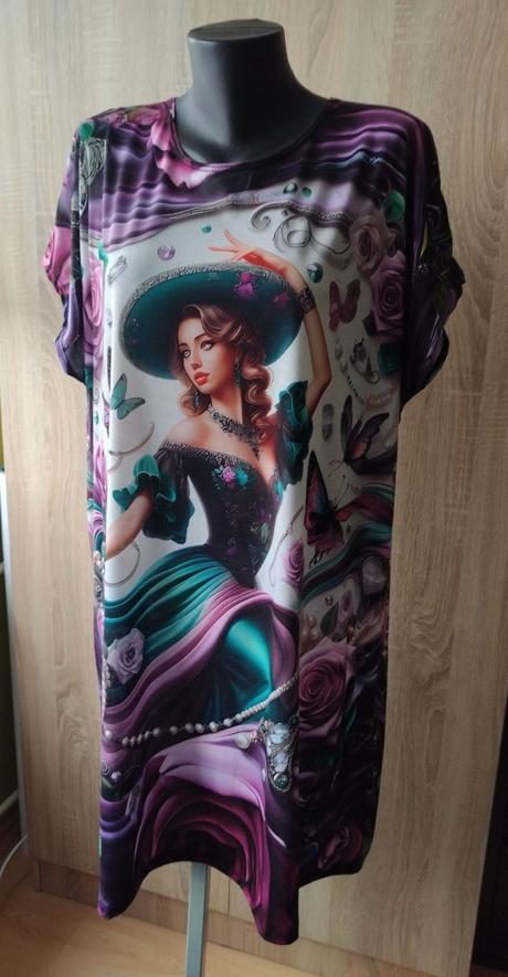 Vzorované šaty, 50