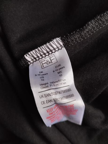 Pekne šaty pre 9/10r., f&f,140