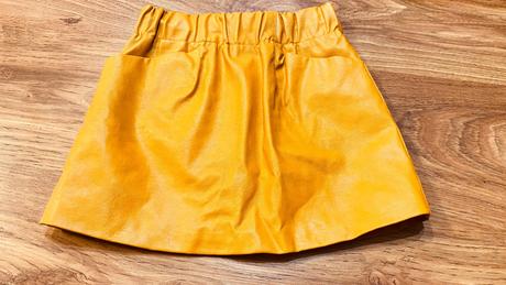 Koženková sukňa, 134