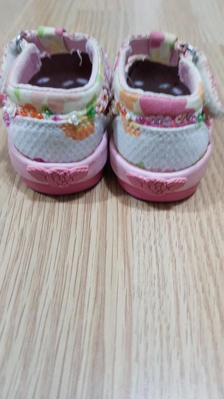 Topanocky lelli kelly, 20