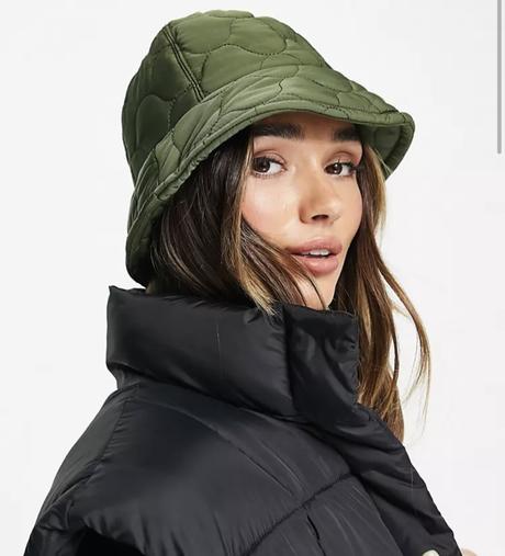 Štýlový klobúčik,