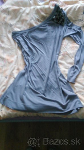 Sede tricko s aplikaciou l, l