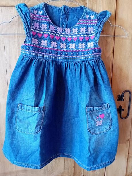 Vyšívané šaty, f&f,86