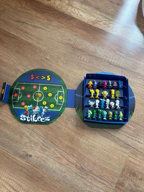 Stikeez futbal komplet, 