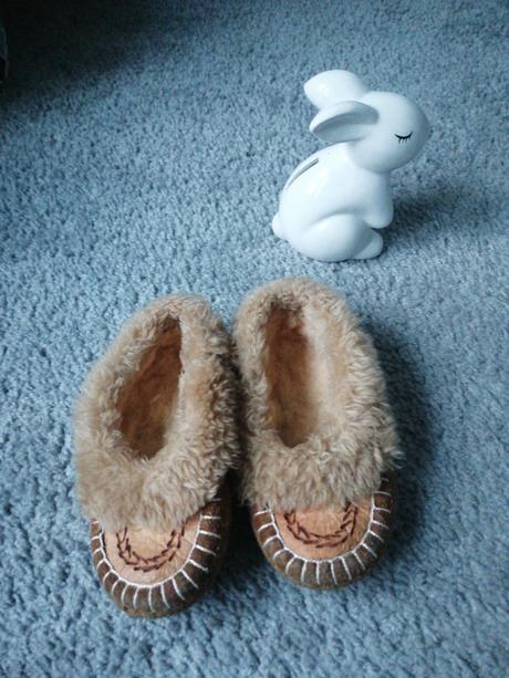 Teplé papučky, 24