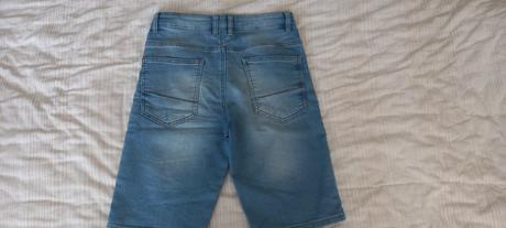 Bermudy, reserved,152