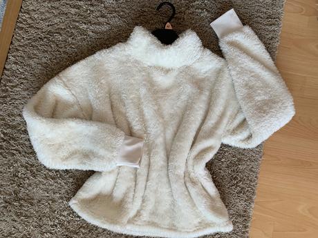 Chlpatý sveter, s