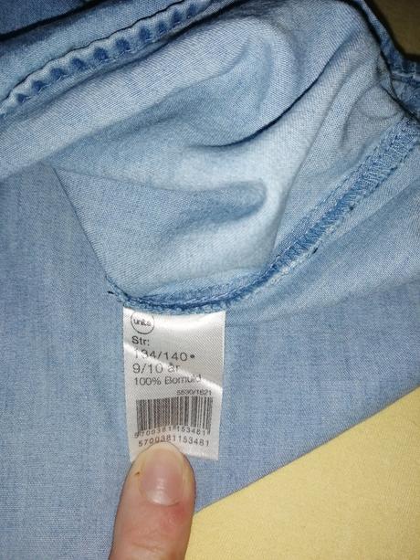 Tenká blúzka s čipkou, 134