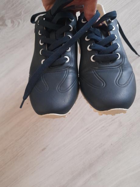 Tenisky, 39