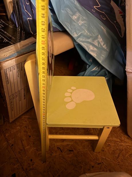 Dreveny detský stôl + 2 stolicky, 