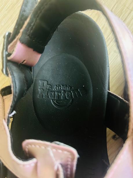 Luxusné sandále značky dr.martens, pc 120 eur, 38