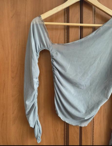 Asymetrický crop top, m