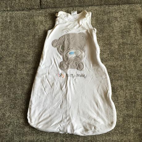 Spaci vak s mackom, tiny ted