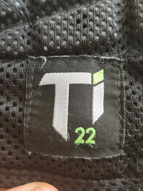 Detska jazdecka vesta ti22,