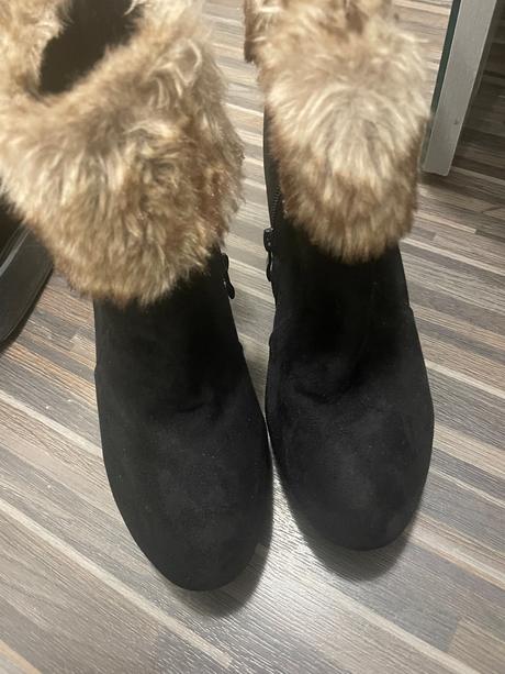 Pekne čižmy s kozusinkou, 38