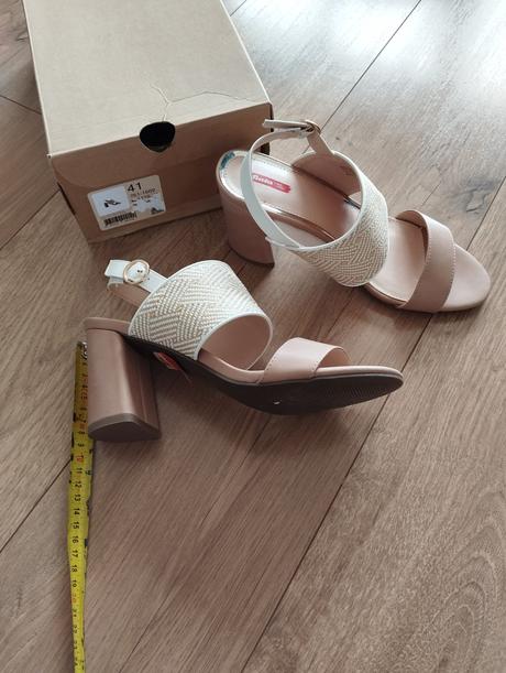 Krásne sandále, baťa,41