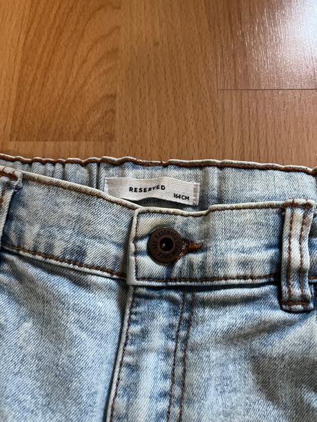 Roztrhané rifle, reserved,164