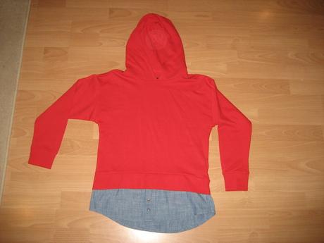 Červená mikinka, tcm,152