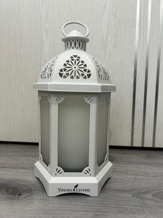 Nový ultrazvukový difuzér lantern od young living, 