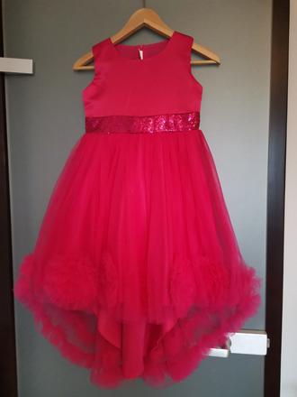 Nenosené šaty, 140