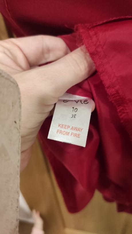 Spoločenské šaty, 38