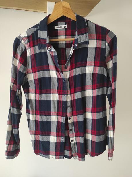 Karovana tmavomodro-cervena kosela, sinsay,s