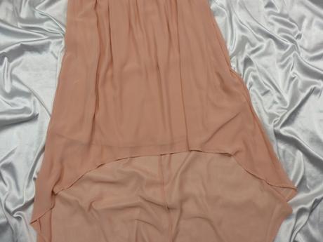 Kvalitné spoločenské šaty, 42