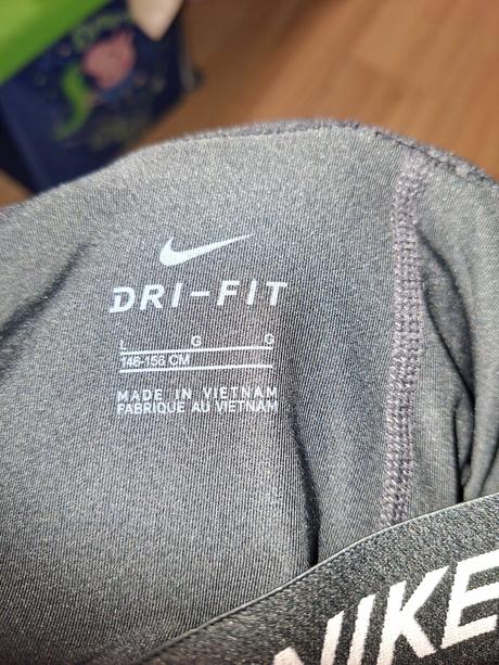 Šortky, nike,146