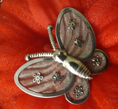 Starozitna brošňa, 