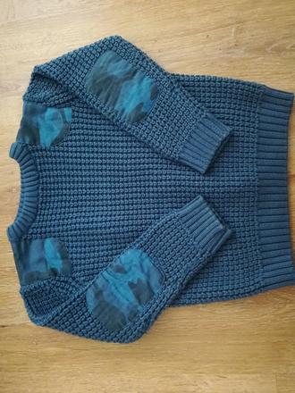 Teply svetrik, malo noseny, velmi zachovaly, f&f,98
