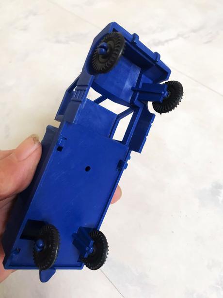 Staré retro hračky/ťahače/návesy 6ks,