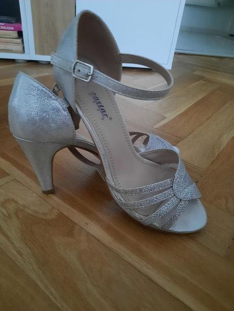 Krásne a pohodlné sandálky, 39