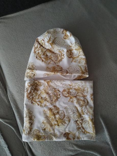 Set čiapka a nákrčník, 80