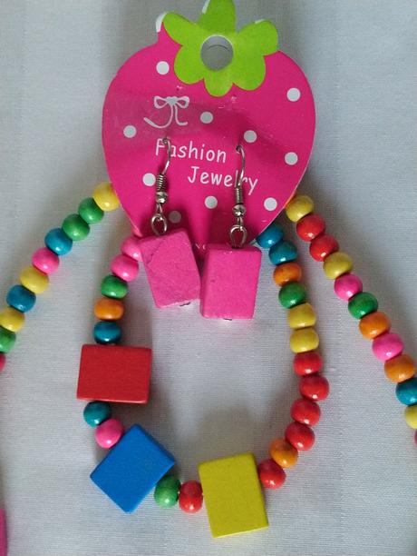 Dievčenský náhrdelník, náramok, náušnice, jewerly,