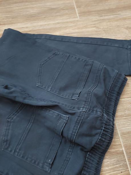 Nohavice č.140, 140