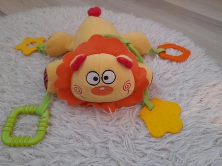 Závesný plyšový levík, 