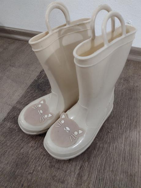 Gumáky, reserved,29