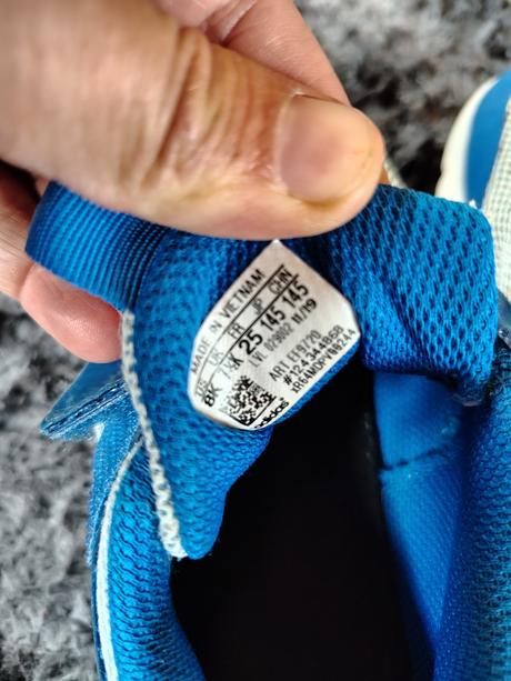 Ľahké tenisky, adidas,25