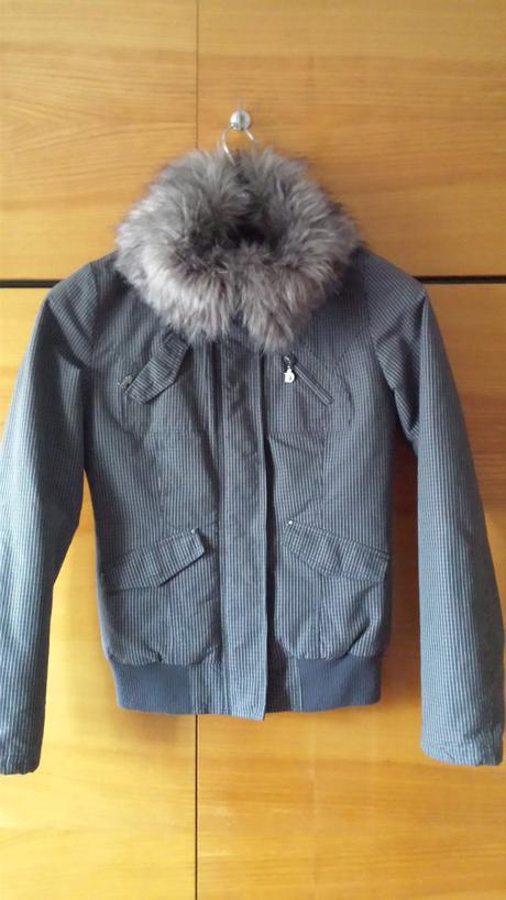 Bunda s odopinatelnou kozusinkou, s