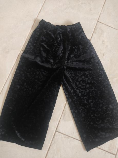 Zara sametove nohavice, zara,116