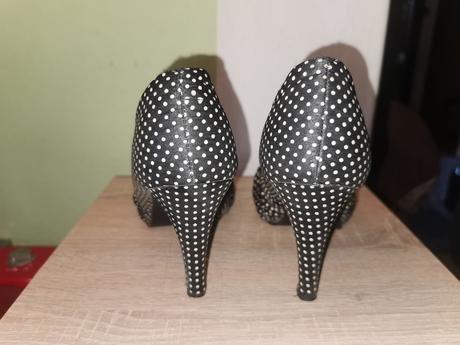 Bodkované lodičky, 39