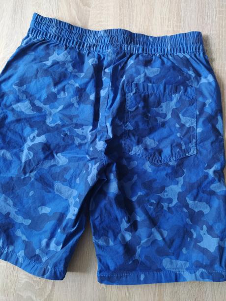 Šortky, f&f,158