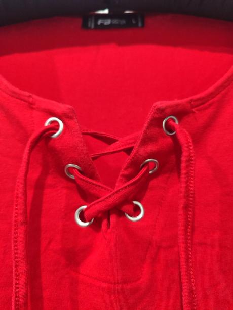 Červené šaty, amisu,l