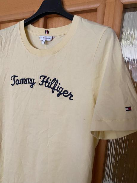 Tommy hilfiger v.s, tommy hilfiger,s