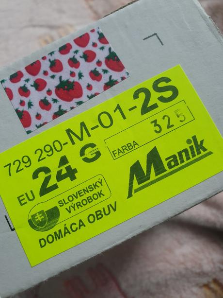 Papučky, manik,24